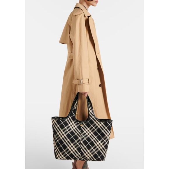NEW! BURBERRY Medium 2pc Black Check Plaid Tote Bag Authentic NWT! - Picture 4 of 16
